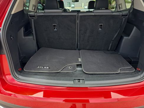 Used 2024 Volkswagen Atlas SE w/ Panoramic Sunroof Package AWD/4WD image 34