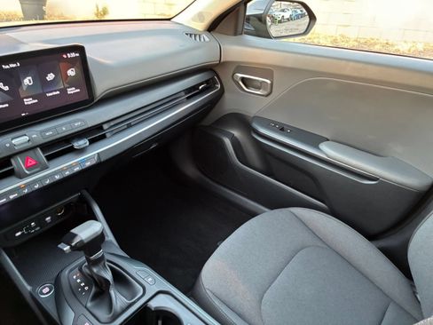 Used 2025 Kia K4 FWD image 34