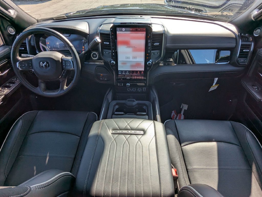 Used 2025 RAM 3500 Limited AWD/4WD image 17