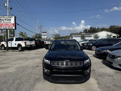 Used 2018 Jeep Compass Latitude w/ Safe & Security Group FWD image 2