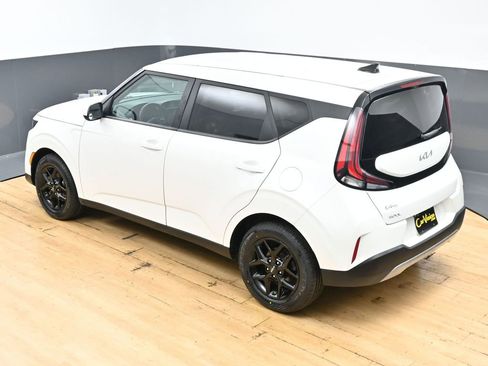 Used 2023 Kia Soul LX w/ Option Group 015 FWD image 39