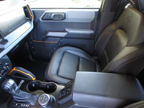 Used 2023 Ford Bronco Badlands w/ Sasquatch Package AWD/4WD image 22