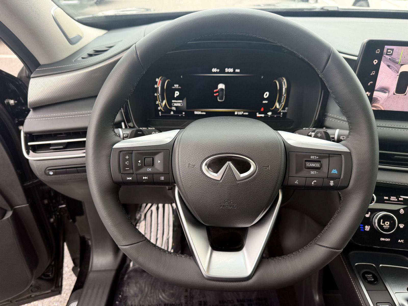 Used 2026 INFINITI QX60 Luxe w/ Family Package AWD/4WD image 14