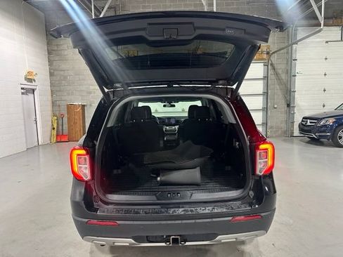 Used 2020 Ford Explorer XLT w/ Equipment Group 202A AWD/4WD image 22