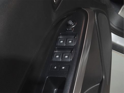 Used 2020 Chevrolet Colorado LT image 18