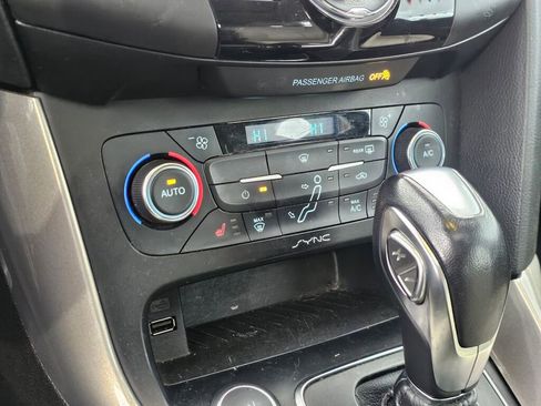 Used 2017 Ford Focus Titanium w/ Titanium Technology Package image 33