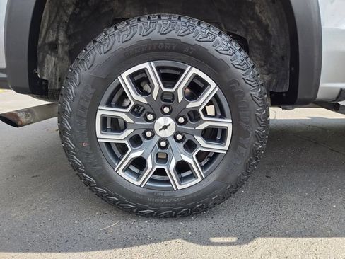 Certified 2023 Chevrolet Colorado Z71 w/ Z71 Convenience Package 2 AWD/4WD image 9