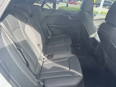 Used 2024 Audi Q8 Premium Plus image 34