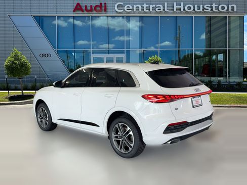 New 2025 Audi Q5 Premium w/ Convenience Package image 3