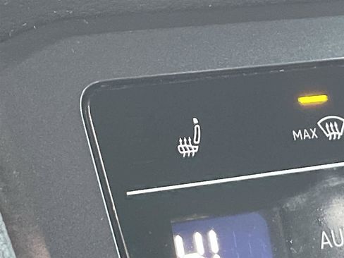 Used 2022 Volkswagen Tiguan SE R-Line image 23