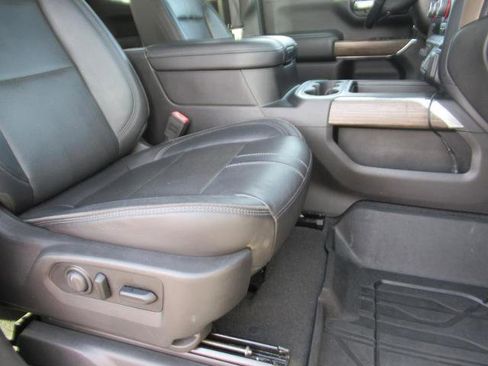 Used 2019 Chevrolet Silverado 1500 High Country w/ Technology Package image 11