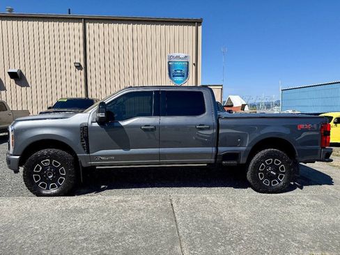 Used 2026 Ford F350 Platinum w/ FX4 Off-Road Package AWD/4WD image 2