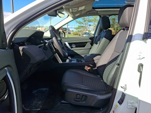 New 2025 Land Rover Discovery Sport S image 11