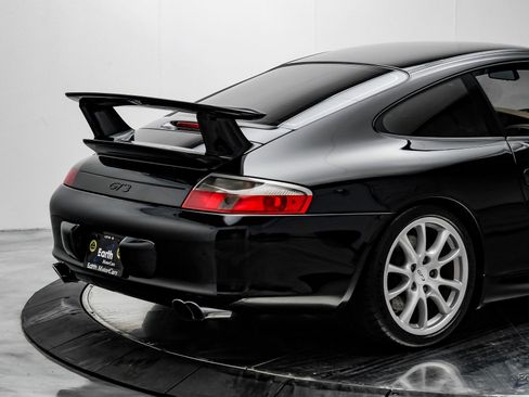 Used 2004 Porsche 911 GT3 RWD image 16