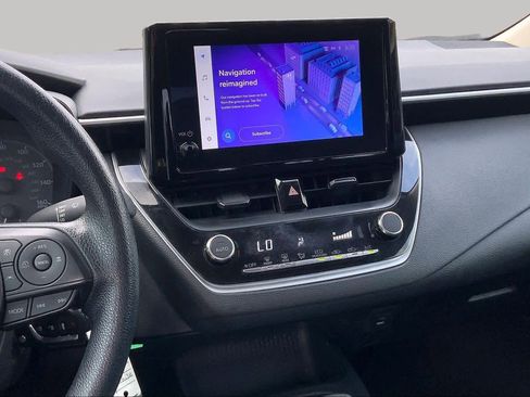 Used 2025 Toyota Corolla LE FWD image 7