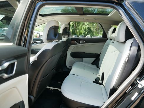 Certified 2025 Kia Sportage EX w/ Premium Package AWD/4WD image 35