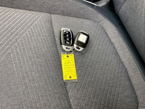 Certified 2025 Hyundai Venue Limited image 13