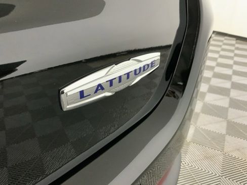 Used 2026 Jeep Compass Latitude image 15