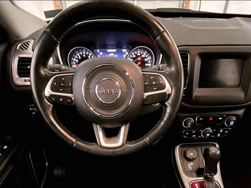 Used 2018 Jeep Compass Latitude w/ Popular Equipment Group image 5