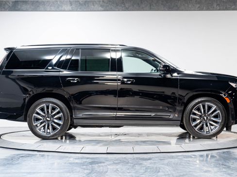 Used 2024 Cadillac Escalade Sport Platinum AWD/4WD image 17