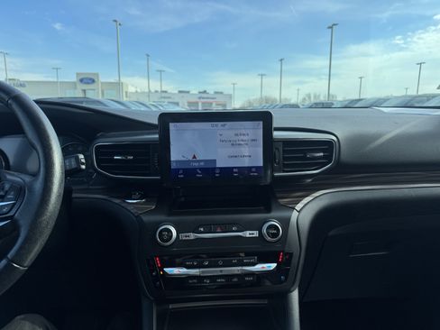 Used 2020 Ford Explorer Limited w/ Class III Trailer Tow Package image 10