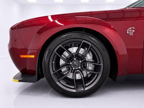 Used 2018 Dodge Challenger SRT Hellcat RWD image 14