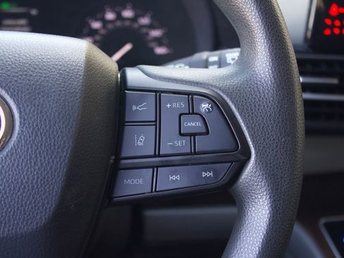 Used 2022 Toyota Sienna LE FWD image 19