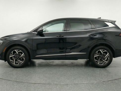 Used 2025 Kia Sportage LX image 5