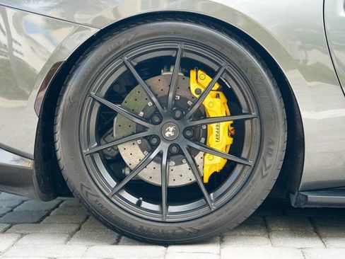 Used 2020 Ferrari 812 Superfast RWD image 35