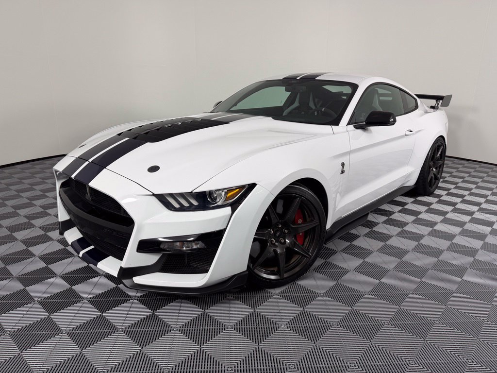 Used 2021 Ford Mustang Shelby GT500 w/ Carbon Fiber Track Pack RWD image 1