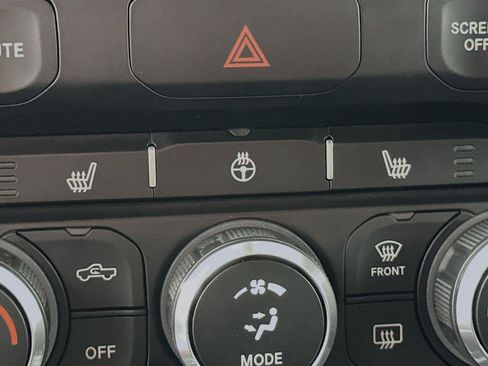 Used 2020 RAM 1500 Big Horn AWD/4WD image 16