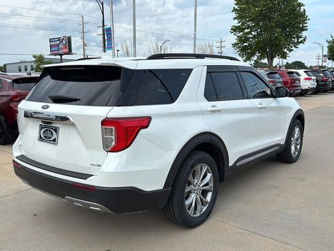 Used 2020 Ford Explorer XLT w/ Equipment Group 202A AWD/4WD image 6