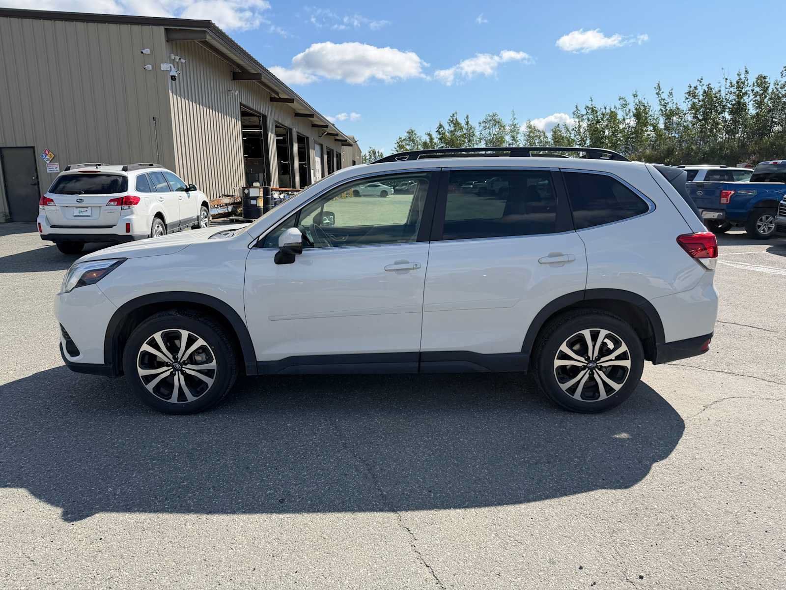 Used 2024 Subaru Forester Limited AWD/4WD image 2