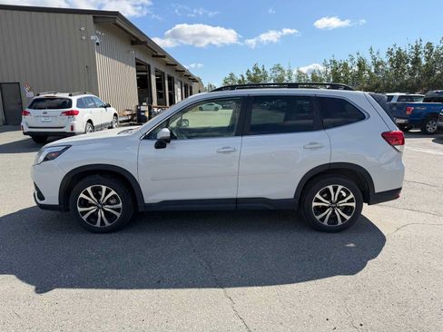 Used 2024 Subaru Forester Limited AWD/4WD image 2