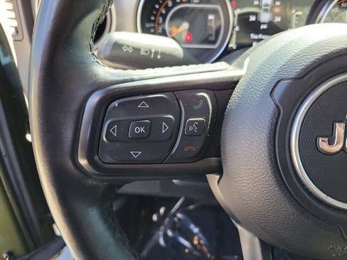 Used 2021 Jeep Gladiator Sport image 13