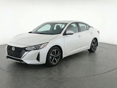 Used 2025 Nissan Sentra SV image 3