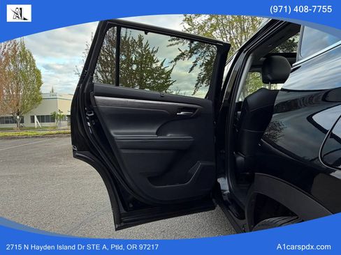 Used 2021 Toyota Highlander Platinum AWD/4WD image 12