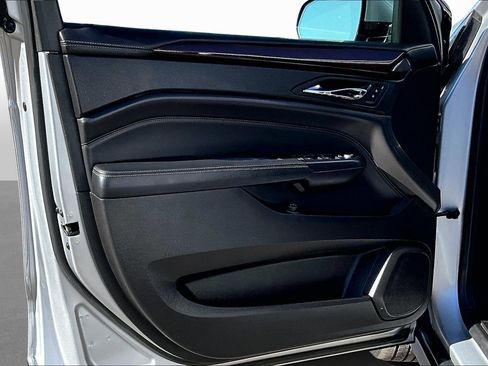 Used 2015 Cadillac SRX Performance image 17