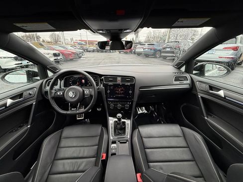 Used 2019 Volkswagen Golf R 4-Door image 21
