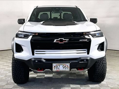 Used 2025 Chevrolet Colorado ZR2 w/ Technology Package AWD/4WD image 2