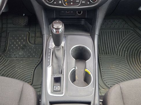 Used 2019 Chevrolet Equinox LT FWD image 16