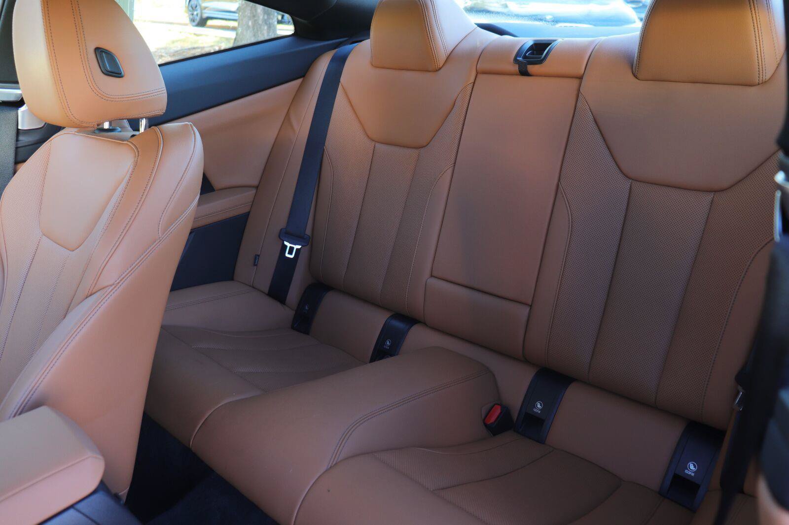 Used 2024 BMW M440i Coupe w/ Premium Package RWD image 11