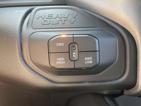 New 2026 RAM 2500 Laramie AWD/4WD image 36