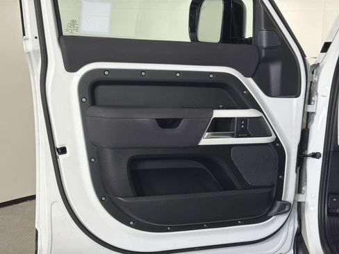 Used 2023 Land Rover Defender 110 S image 20
