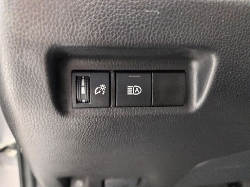 Used 2025 Toyota RAV4 LE AWD/4WD image 10