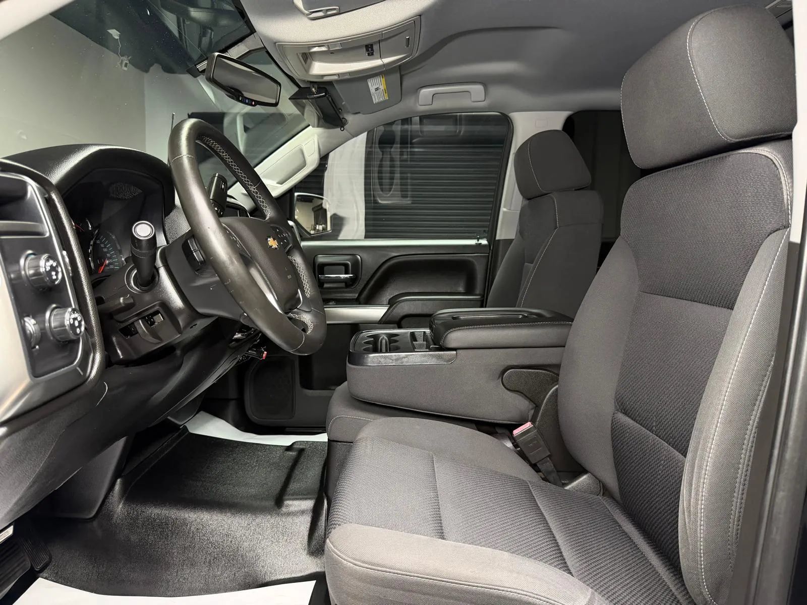 Used 2017 Chevrolet Silverado 1500 LT w/ Texas Edition AWD/4WD image 26