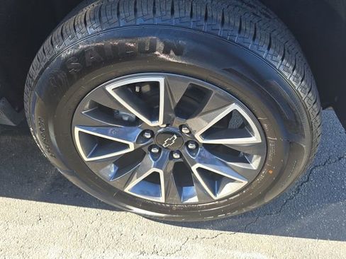 Used 2022 Chevrolet Tahoe Z71 w/ Luxury Package image 28