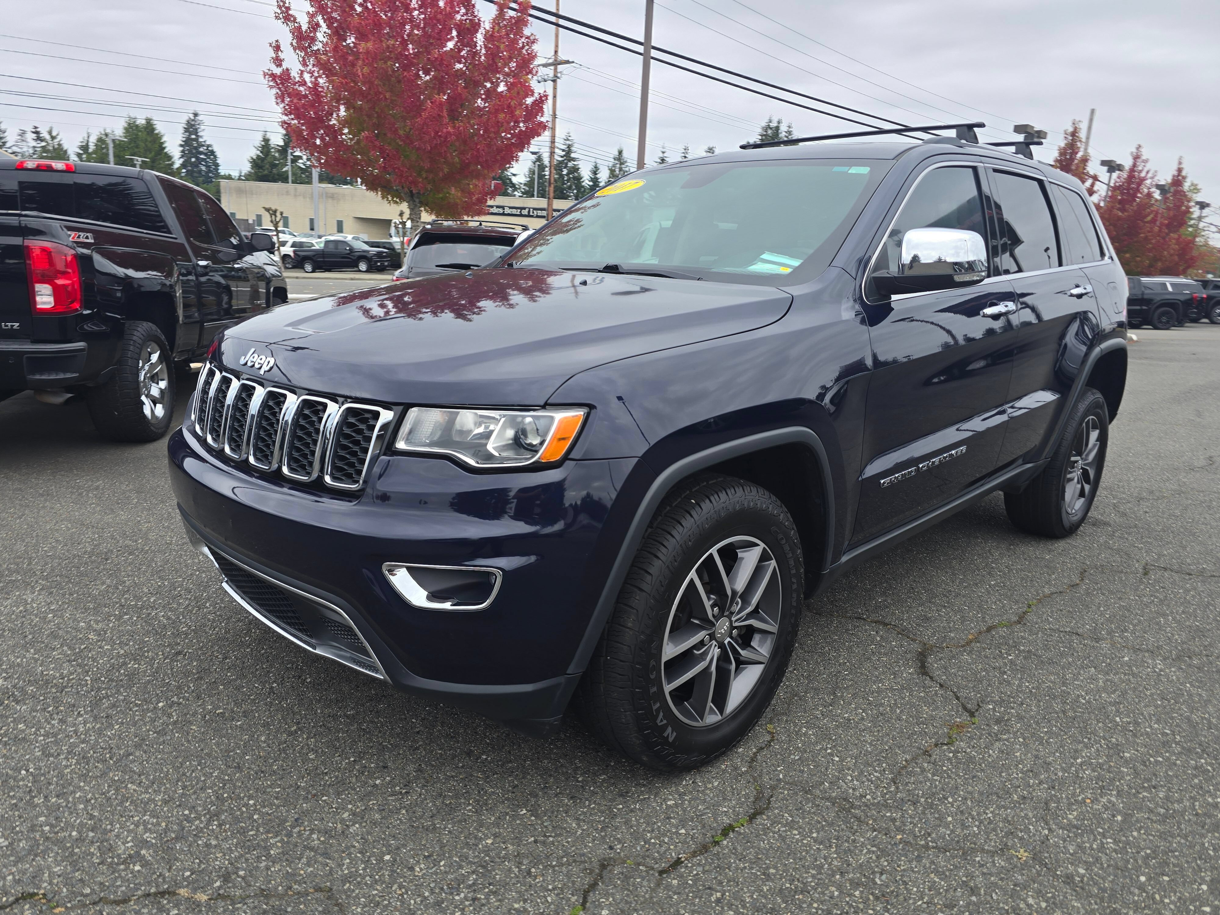 Used 2017 Jeep Grand Cherokee Limited AWD/4WD image 3