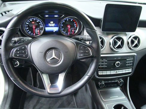Certified 2019 Mercedes-Benz GLA 250 4MATIC image 19