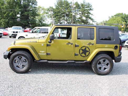 Used 2008 Jeep Wrangler Unlimited Sahara AWD/4WD image 10